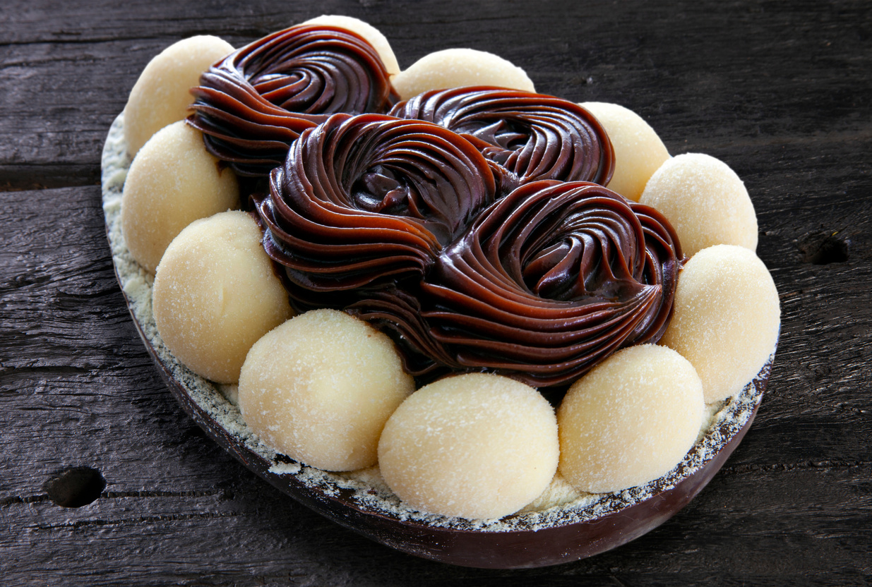 Easter egg eating with spoon